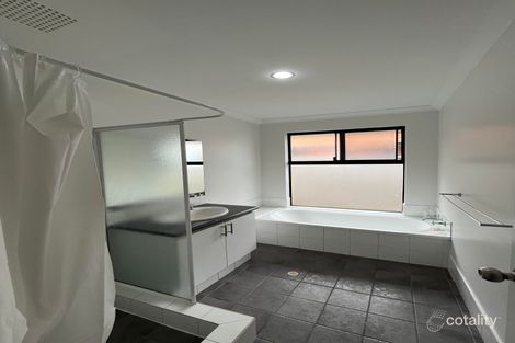 Property photo of 28 Compar Road Banksia Grove WA 6031