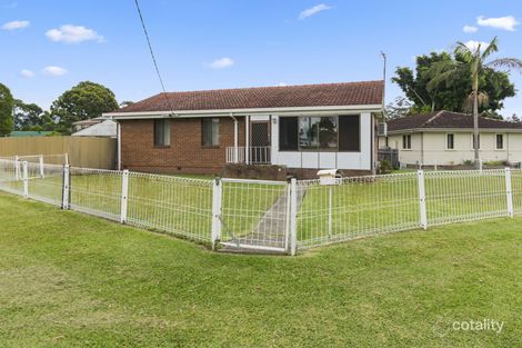 Property photo of 28 Eleebana Crescent Koonawarra NSW 2530