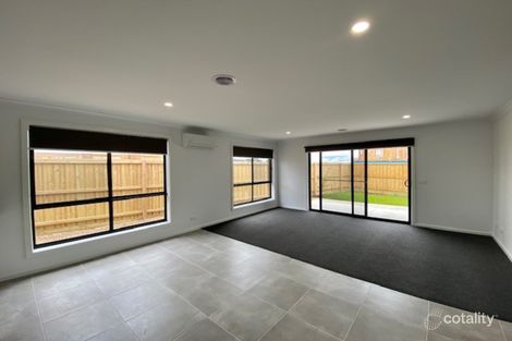 Property photo of 4 Alice Avenue Mickleham VIC 3064