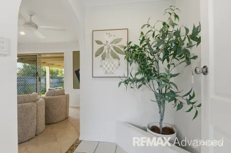 Property photo of 7 Gordon Crescent Sandstone Point QLD 4511