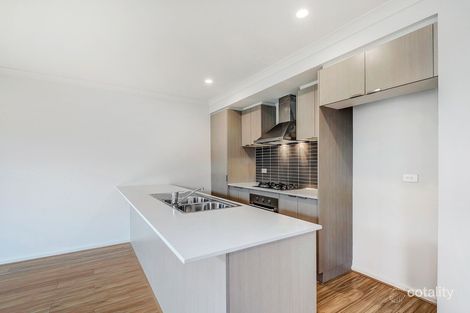 Property photo of 44 Rosenthal Boulevard Sunbury VIC 3429