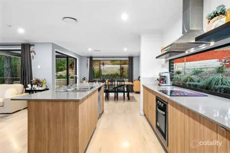 Property photo of 105 Chestnut Drive Pine Mountain QLD 4306