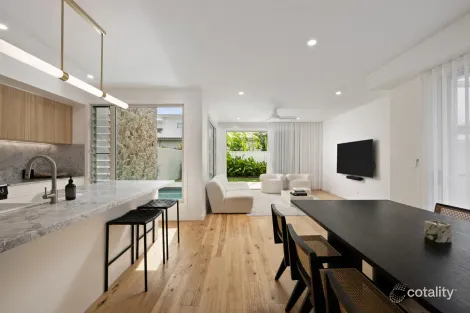 2/3 Langura St, Warana, QLD 4575