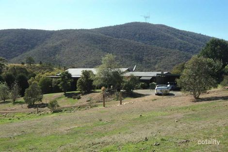 490 Davis Rd, Broadford, VIC 3658