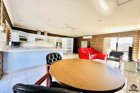 Property photo of 8 Bridgnorth Street Carindale QLD 4152