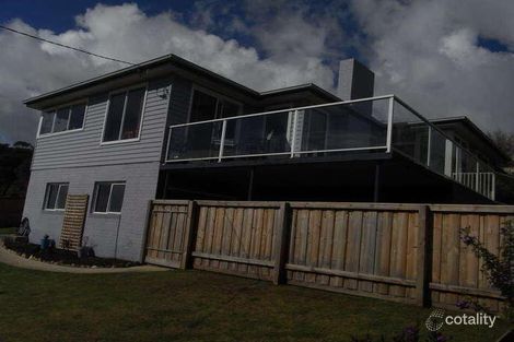 9 Seaside Cres, Penguin, TAS 7316