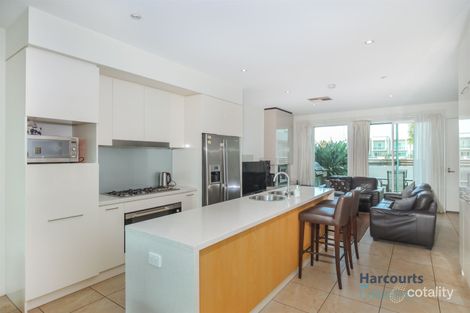 Property photo of 10 Pilla Avenue New Port SA 5015