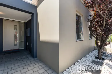 Property photo of 21 Redfern Bend Clarkson WA 6030