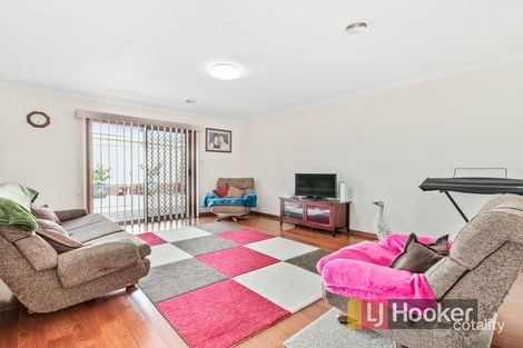 Property photo of 6 Frances Crescent Cranbourne North VIC 3977