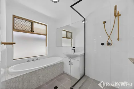 33/99 Stafford Rd, Kenwick, WA 6107