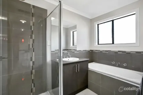 Property photo of 8 Yarraman Road Manor Lakes VIC 3024