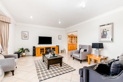 Property photo of 3 Oliveri Close Edensor Park NSW 2176