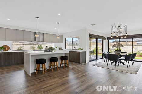 Property photo of 10 Treefern Lane Clyde North VIC 3978