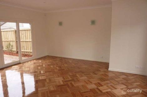Property photo of 18 Maple Street Mount Waverley VIC 3149