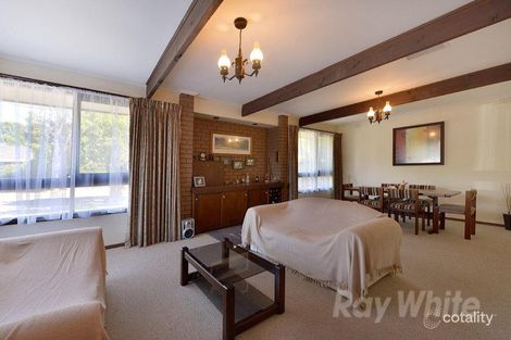 Property photo of 35 Richborough Grove Ferntree Gully VIC 3156