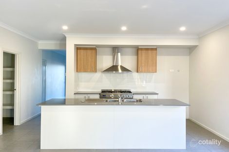 Property photo of 28 Holman Crescent Bacchus Marsh VIC 3340