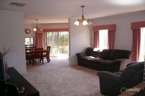 Property photo of 18 Sunnyridge Court Chirnside Park VIC 3116