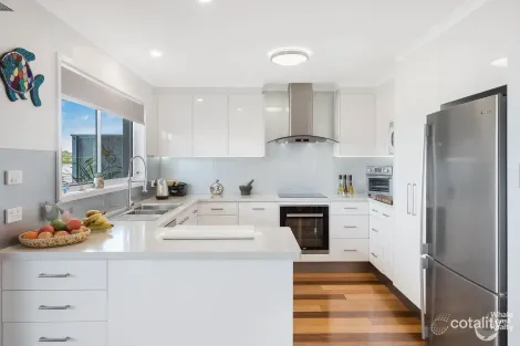 Property photo of 5 Collins Crescent Narooma NSW 2546