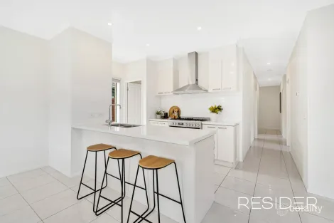 Property photo of 37 Ronsard Crescent Mernda VIC 3754