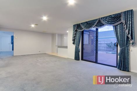 Property photo of 19 Stephellen Way Cranbourne West VIC 3977