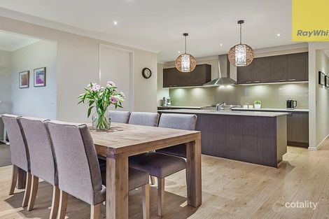 Property photo of 32 Viewside Crescent Craigieburn VIC 3064
