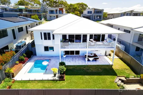 9 Shores Cres, Diamond Beach, NSW 2430