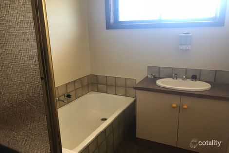 Property photo of 10 Taabinga Court Deniliquin NSW 2710
