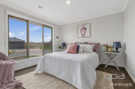 Property photo of 9 Salinga Drive Werribee VIC 3030