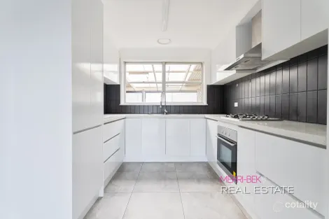 Property photo of 50 Longford Crescent Coolaroo VIC 3048