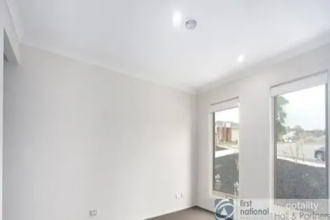 Property photo of 2A Lima Place Pakenham VIC 3810
