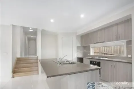 Property photo of 2A Lima Place Pakenham VIC 3810