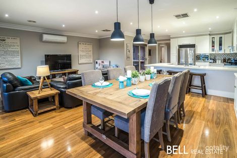 Property photo of 2 Paris Court Mooroolbark VIC 3138