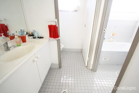 Property photo of 4 Kemp Place Minto NSW 2566
