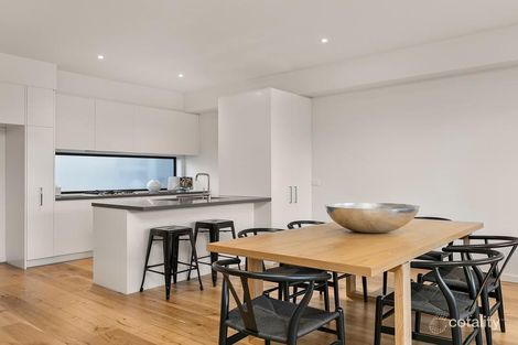 Property photo of 2/763 Doncaster Road Doncaster VIC 3108