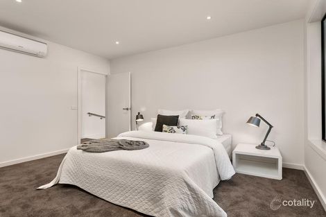 Property photo of 2/763 Doncaster Road Doncaster VIC 3108