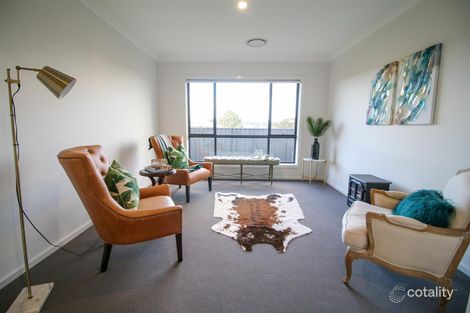 Property photo of 68 Benjamin Circuit Hunterview NSW 2330