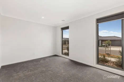 Property photo of 62 Riceflower Rise Wallan VIC 3756
