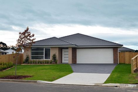 Property photo of 33 Kerrigan Crescent Elderslie NSW 2570