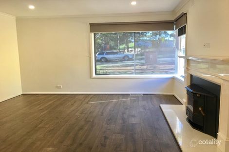 Property photo of 33 Sharpes Road Watsonia North VIC 3087