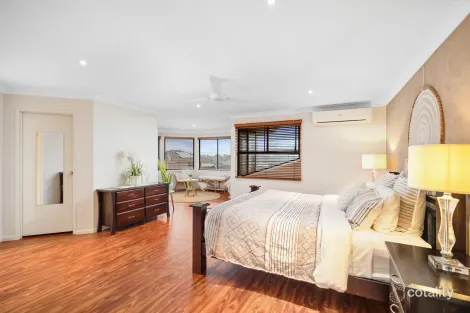 Property photo of 30 Foxtail Crescent Woongarrah NSW 2259