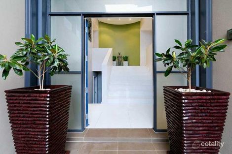 Property photo of 16 Woodhill Link Jerrabomberra NSW 2619