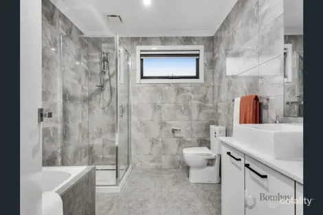 Property photo of 32 Nebula Crescent Mickleham VIC 3064