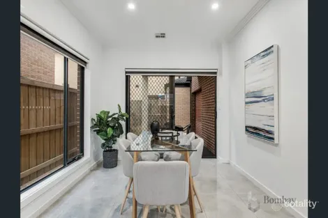 Property photo of 32 Nebula Crescent Mickleham VIC 3064