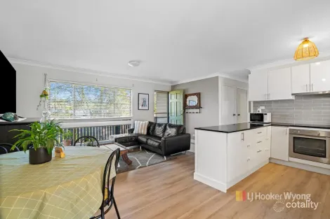 Property photo of 9 Bayview Avenue Rocky Point NSW 2259