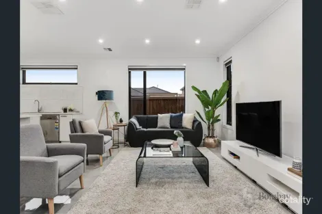 Property photo of 32 Nebula Crescent Mickleham VIC 3064