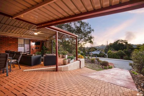 Property photo of 20 Gemsarna Crescent Kelmscott WA 6111