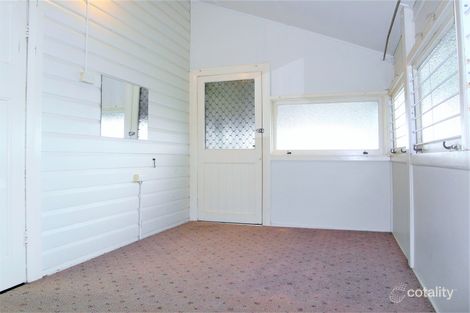 27 Prosser St, Rockville, QLD 4350