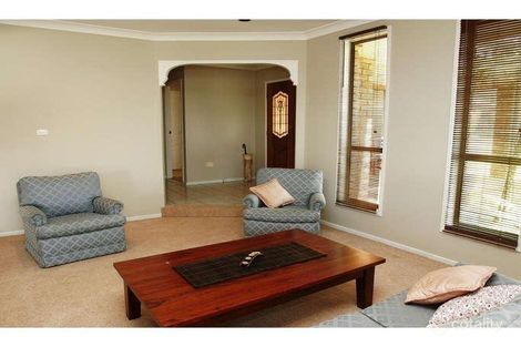 Property photo of 39 Seaview Close Eleebana NSW 2282