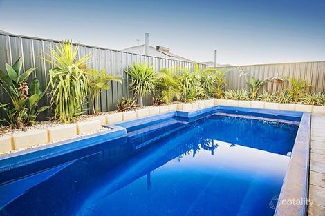 8 Stingray St, Baynton, WA 6714