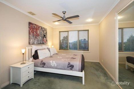 Property photo of 5 Gunnii Nook Mill Park VIC 3082